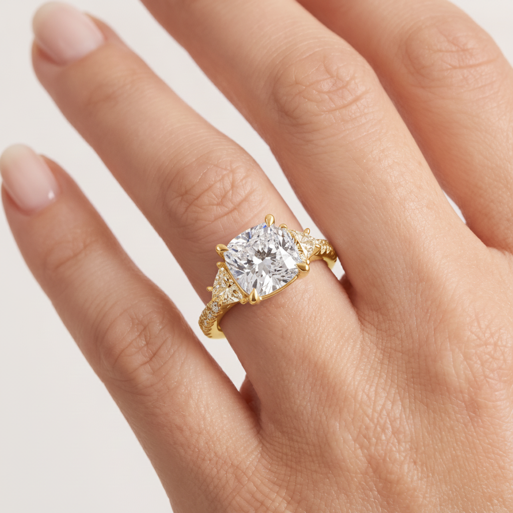 _lifestyle_image@SKU:R6002-NADC02000004Y #metal_14k-yellow-gold+origin_lab-grown+diamond-quality_ef-vs2++