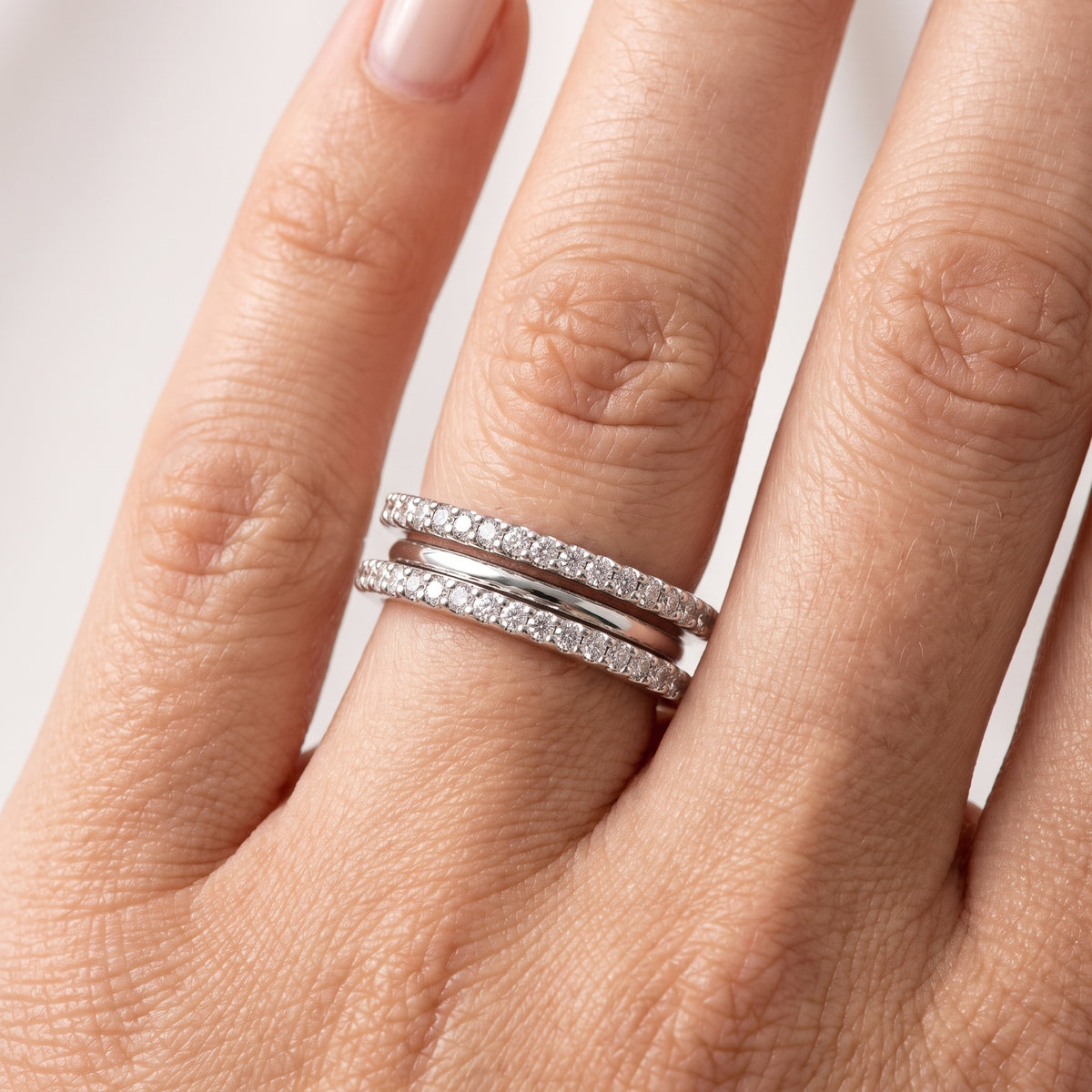 _lifestyle_image@SKU:R6053-NADR00250004W #metal_14k-white-gold+origin_lab-grown+quality_ef-vs2+