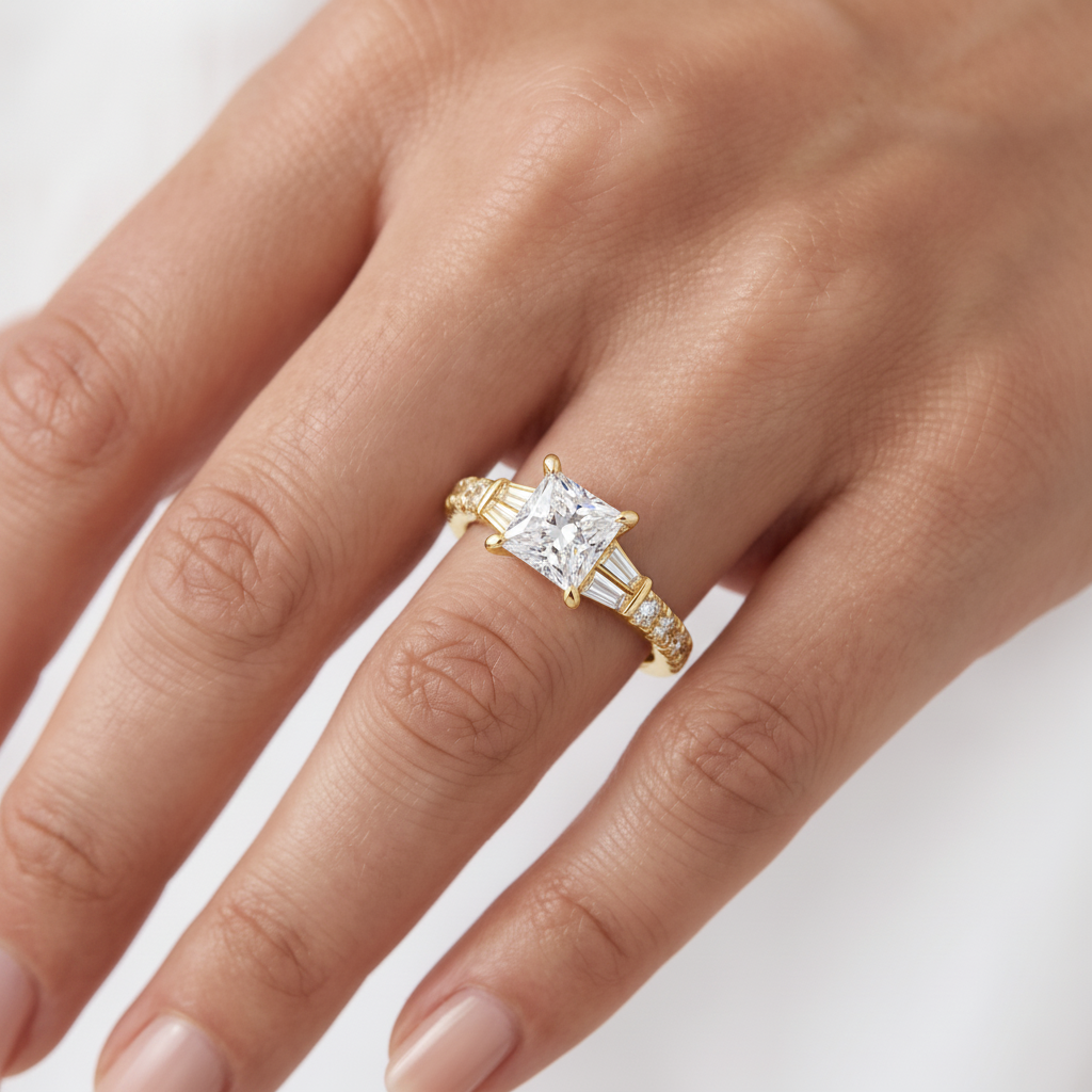 _lifestyle_image@SKU:R6517-LADP01000004Y #metal_10k-yellow-gold+origin_lab-grown+quality_g-si