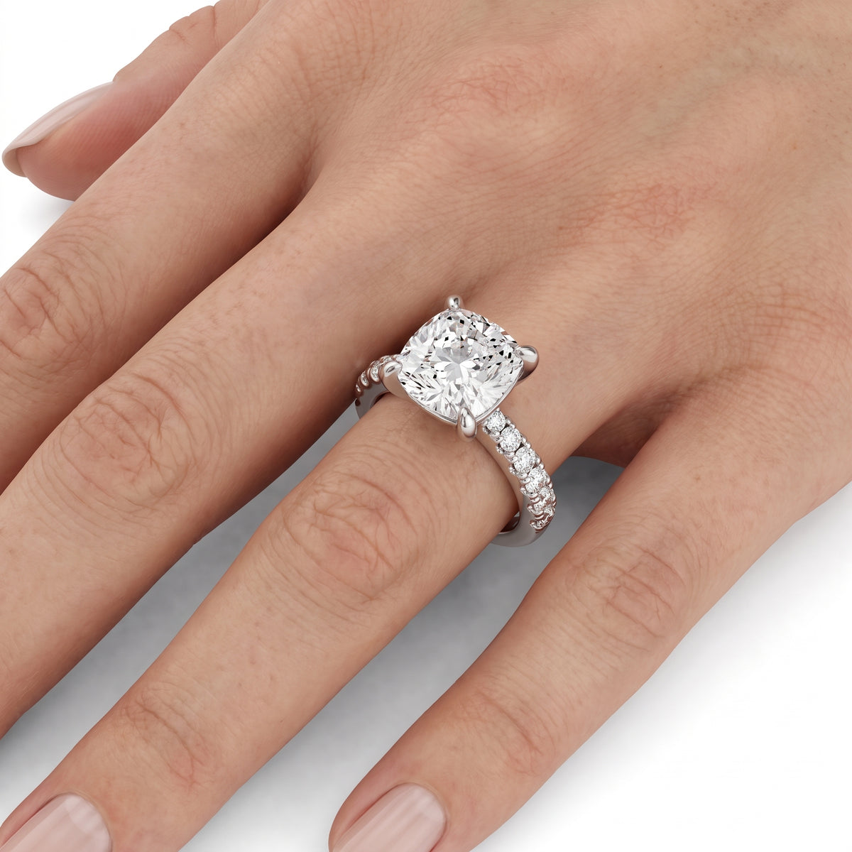 _lifestyle_image@SKU:R7847-NADC0300000PL #metal_platinum+origin_lab-grown+quality_ef-vs2+
