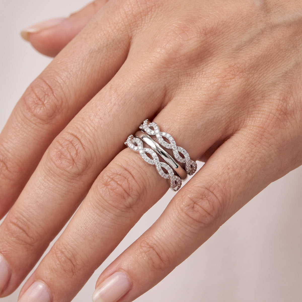 _lifestyle_image@SKU:R8726-NADR0051000PL #metal_platinum+origin_natural+quality_h-i1