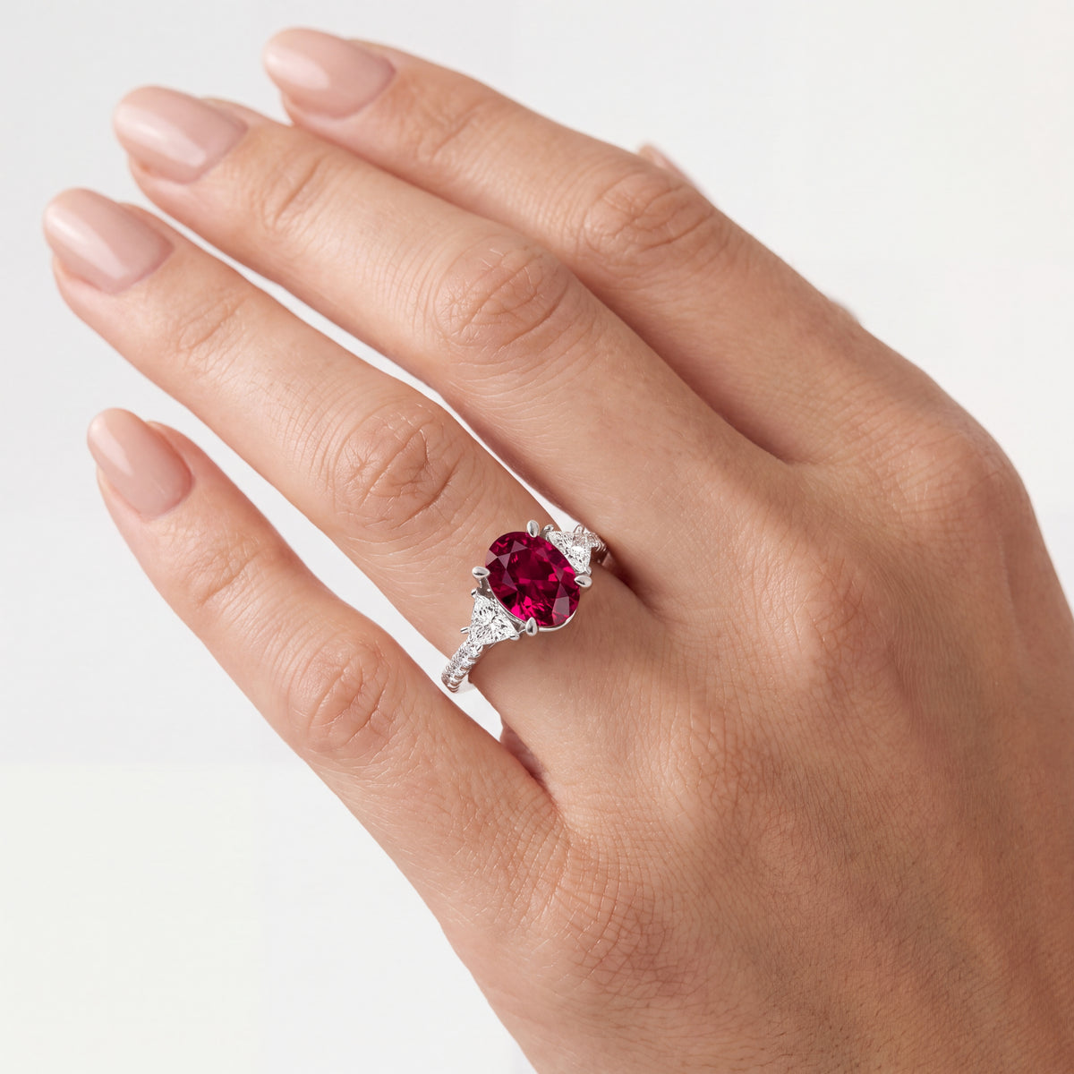 _lifestyle_image@SKU:RG002-LCRO02000004W #metal_10k-white-gold+origin_lab-created+