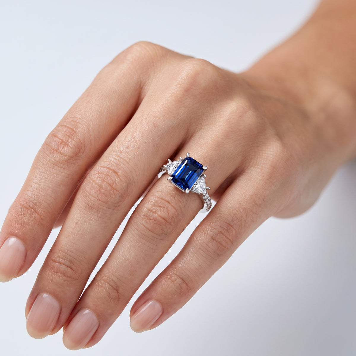 _lifestyle_image@SKU:RG002-LCSE0200000DW #metal_silver+origin_lab-created