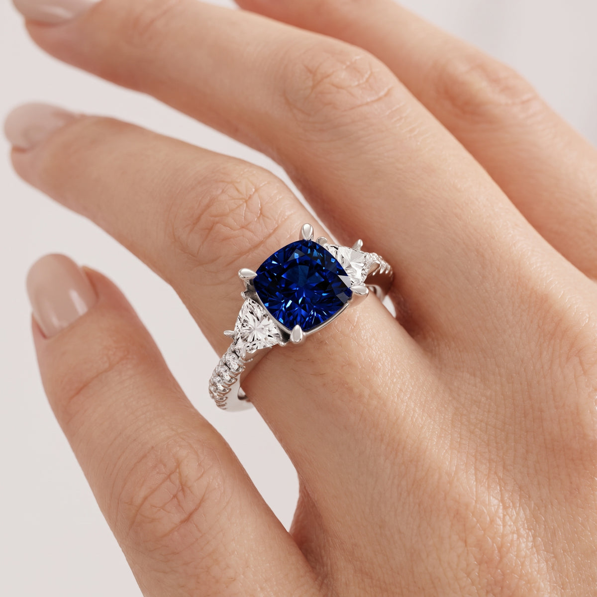_lifestyle_image@SKU:RG002-NCSC0100000PL #metal_platinum+origin_lab-created