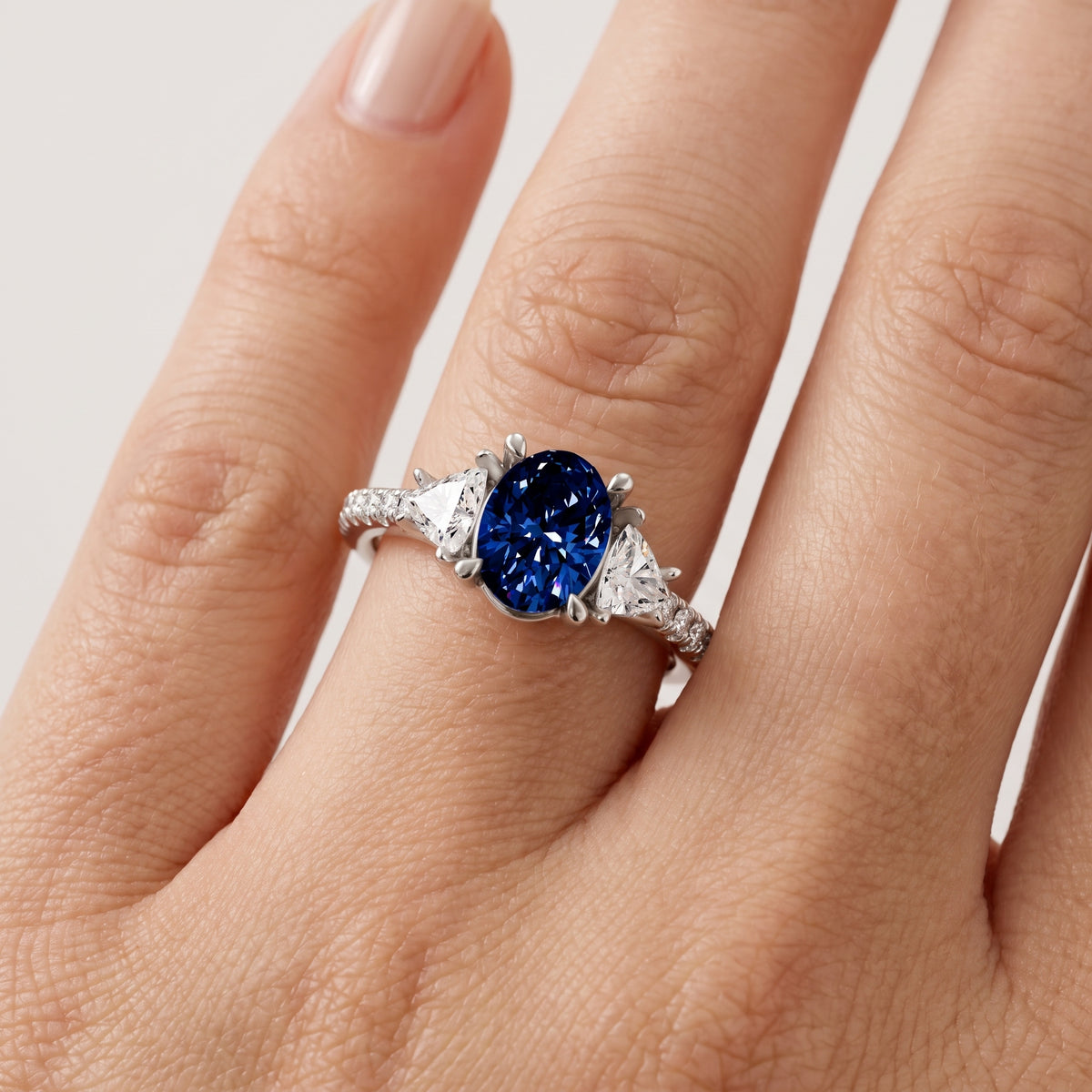 _lifestyle_image@SKU:RG002-NCSO01000004W #metal_14k-white-gold+origin_lab-created