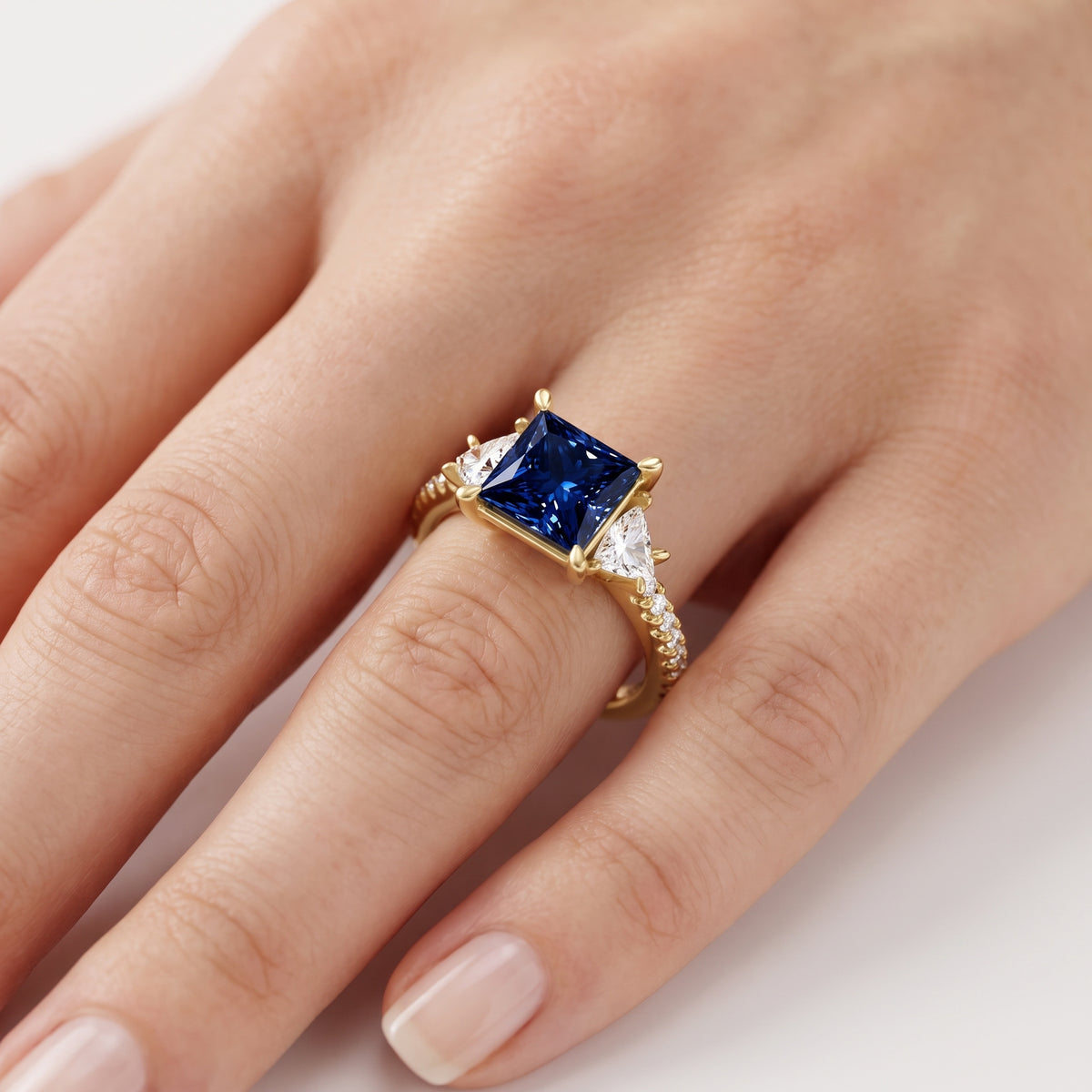 _lifestyle_image@SKU:RG002-NCSP02000004Y #metal_14k-yellow-gold+origin_lab-created