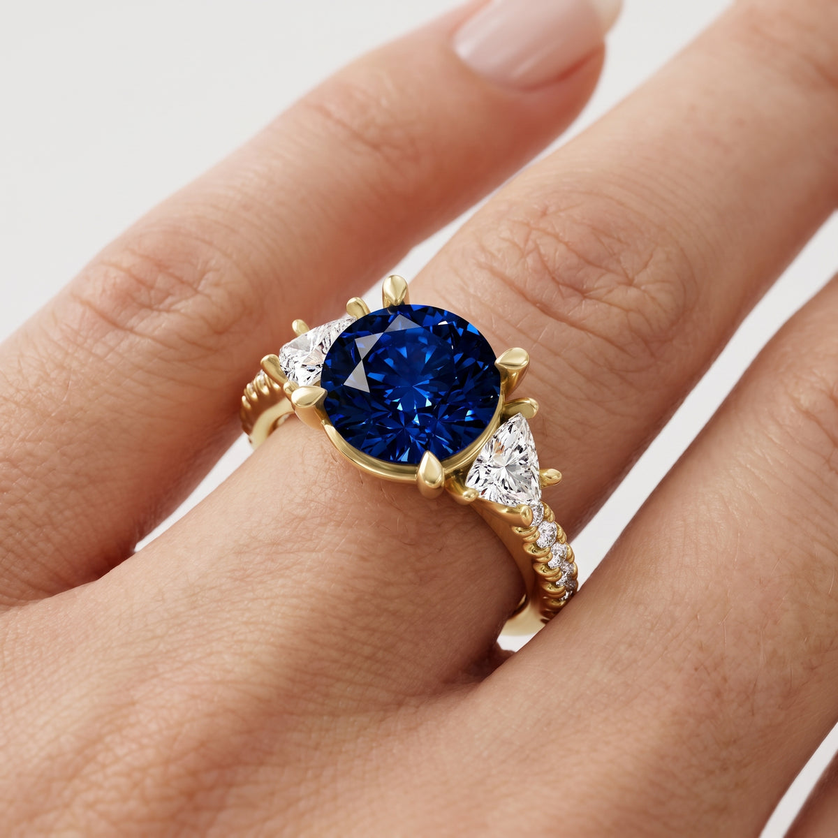 _lifestyle_image@SKU:RG002-NCSR02000004Y #metal_14k-yellow-gold+origin_lab-created