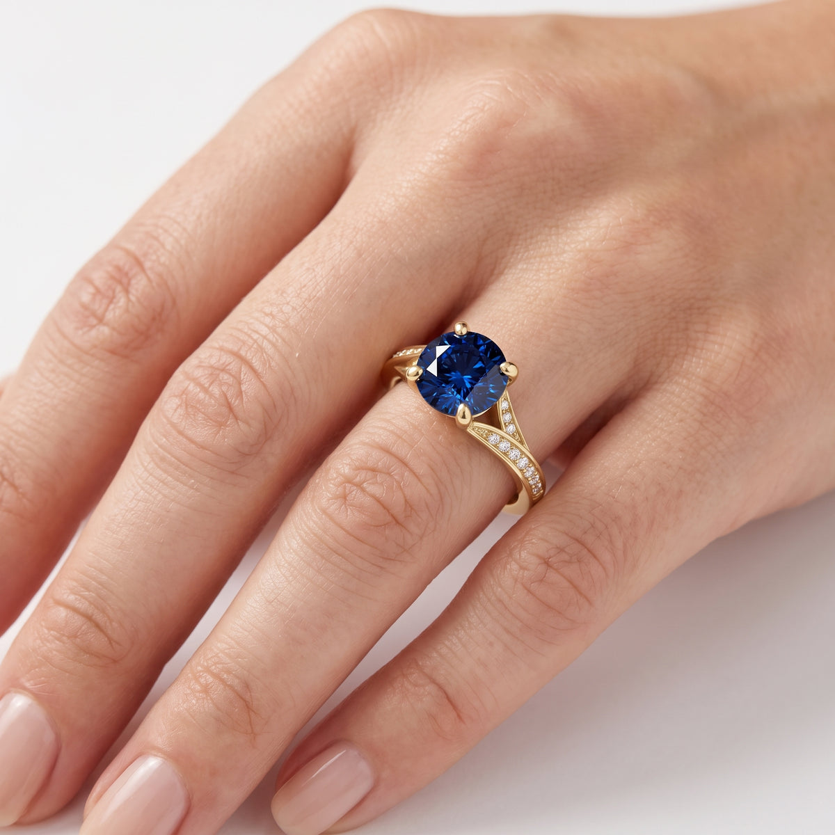 _lifestyle_image@SKU:RG027-NCSR02000004Y #metal_14k-yellow-gold+origin_lab-created