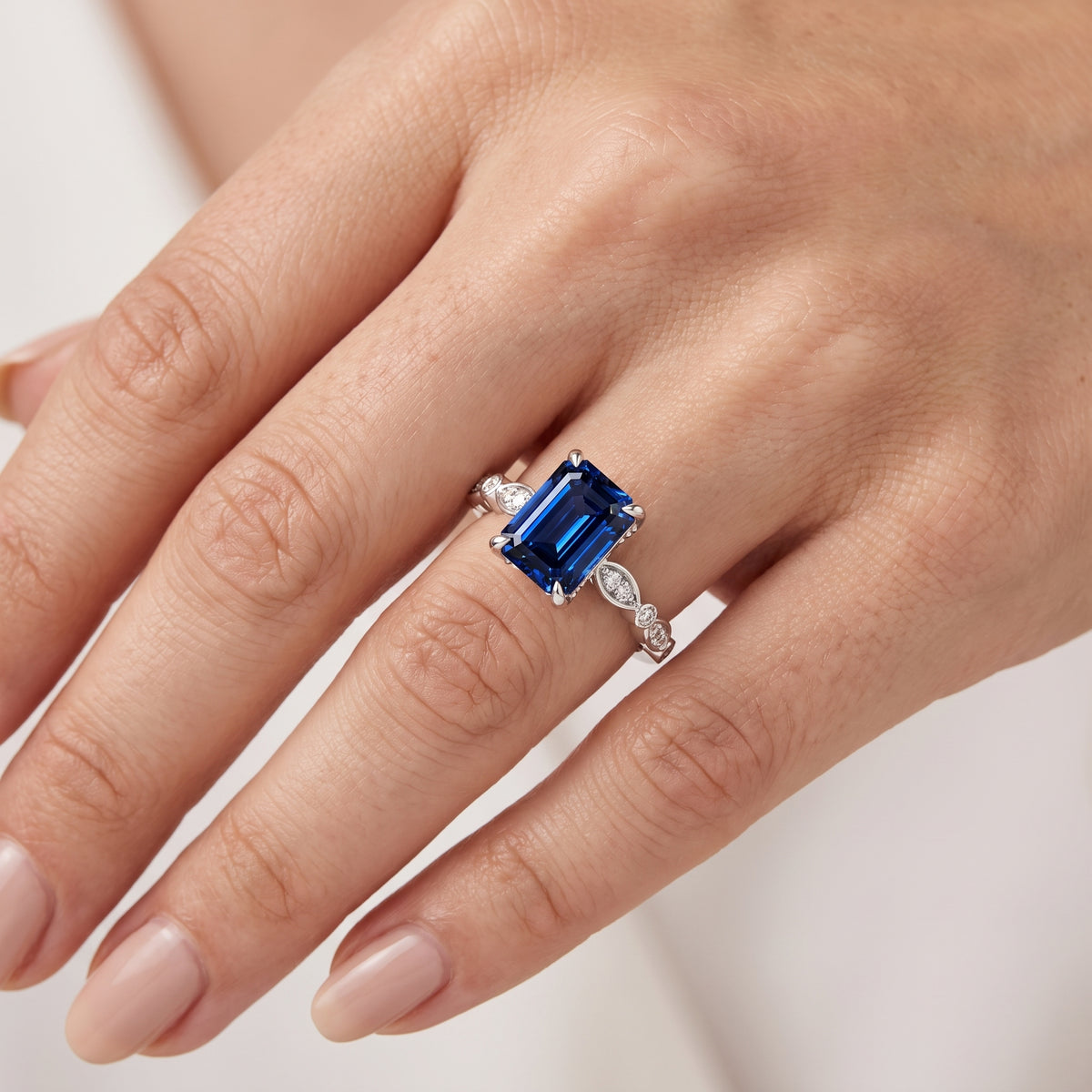 _lifestyle_image@SKU:RG055-LCSE0200000DW #metal_silver+origin_lab-created