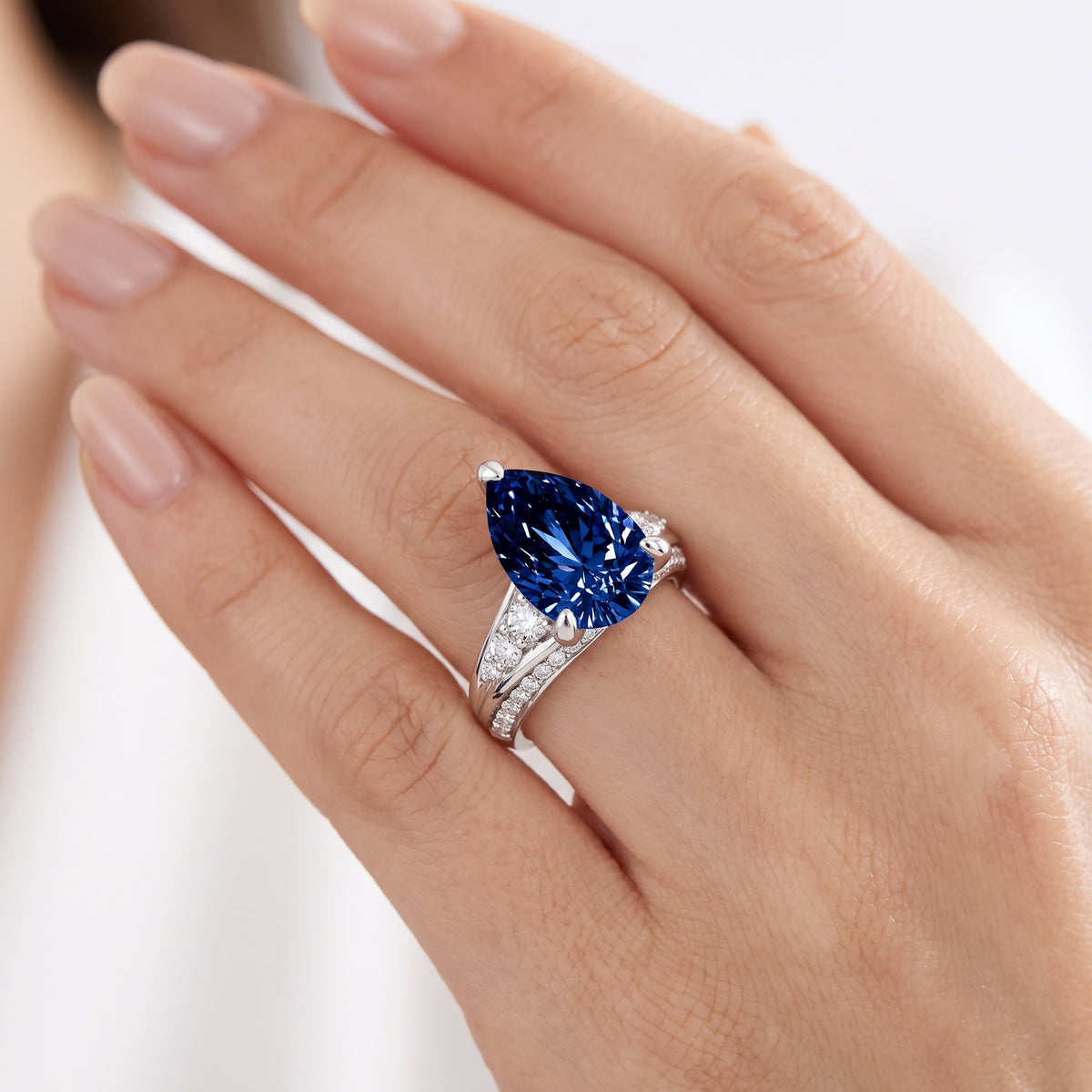 _lifestyle_image@SKU:RG086-NCSD03000004W #metal_14k-white-gold+origin_lab-created