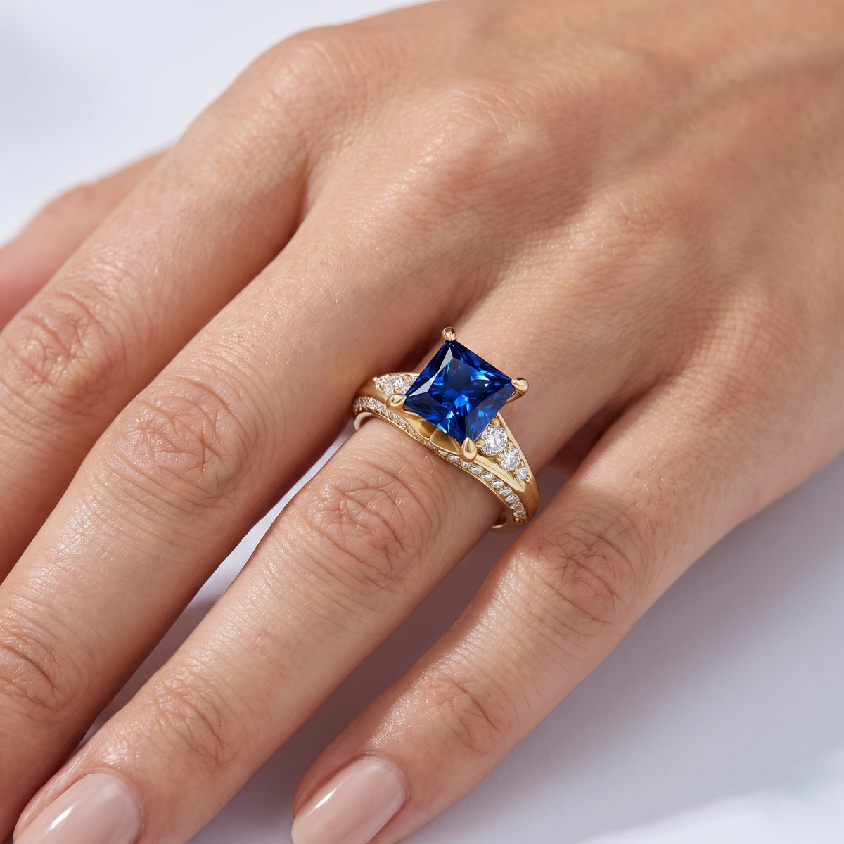 _lifestyle_image@SKU:RG086-NCSP02000004Y #metal_14k-yellow-gold+origin_lab-created