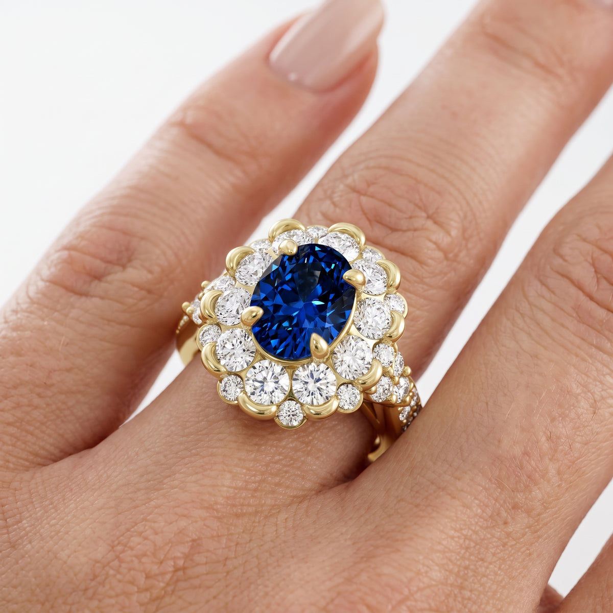 _lifestyle_image@SKU:RG108-NCSO02000004Y #metal_14k-yellow-gold+origin_lab-created
