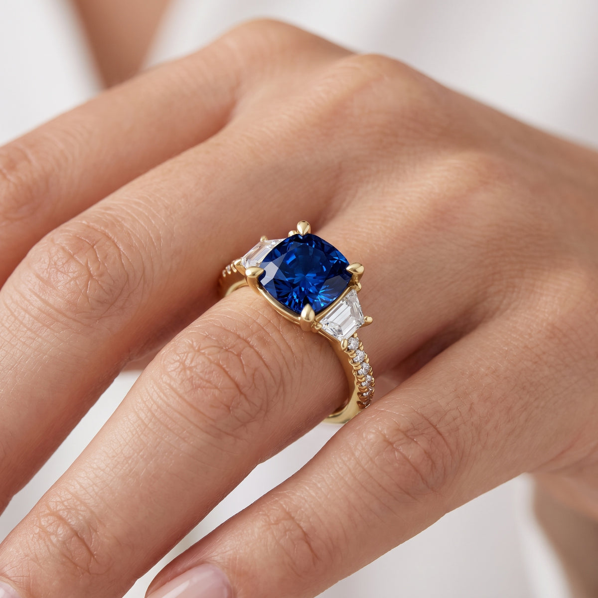 _lifestyle_image@SKU:RG112-NCSC02000004Y #metal_14k-yellow-gold+origin_lab-created