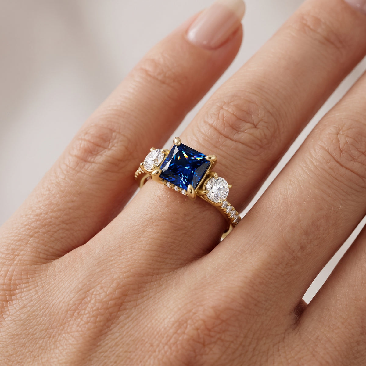 _lifestyle_image@SKU:RG115-NCSP01000004Y #metal_14k-yellow-gold+origin_lab-created