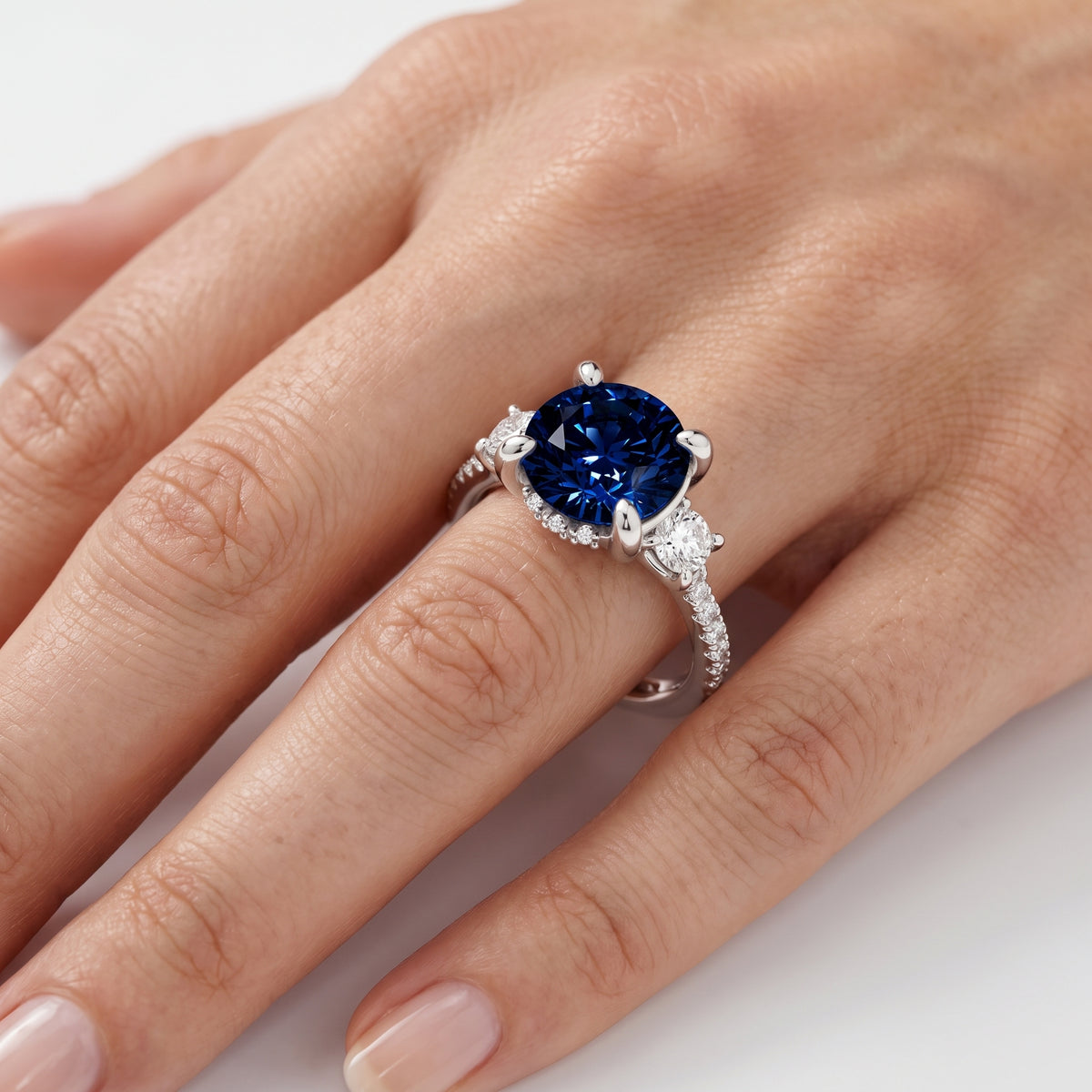 _lifestyle_image@SKU:RG115-NCSR0200000PL #metal_platinum+origin_lab-created