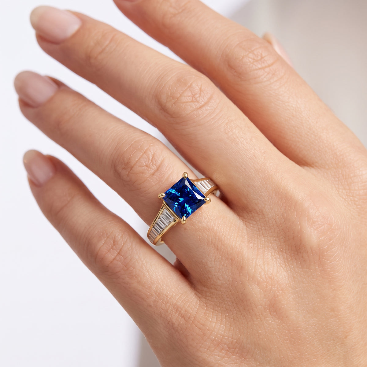 _lifestyle_image@SKU:RG136-NCSP01000004Y #metal_14k-yellow-gold+origin_lab-created