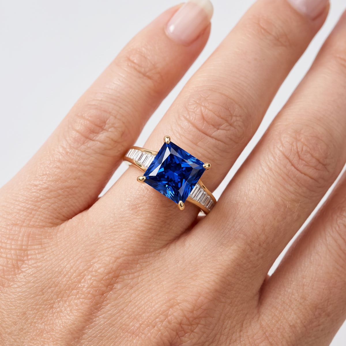 _lifestyle_image@SKU:RG136-NCSP03000004Y #metal_14k-yellow-gold+origin_lab-created