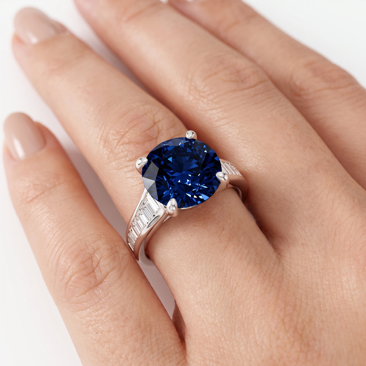 _lifestyle_image@SKU:RG136-NCSR03000004W #metal_14k-white-gold+origin_lab-created
