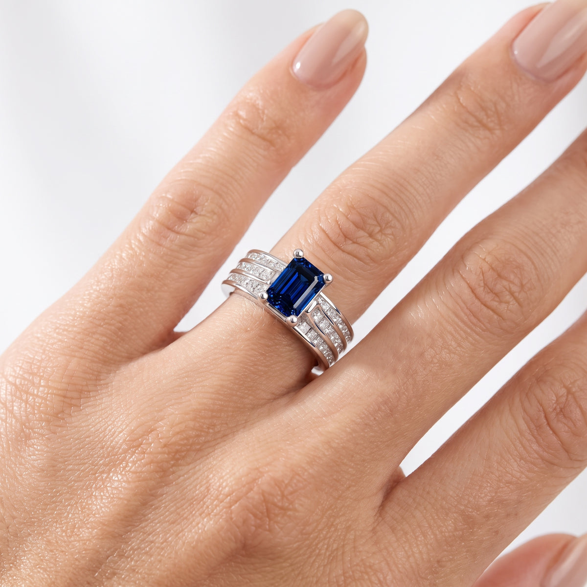 _lifestyle_image@SKU:RG195-NCSE0100000PL #metal_platinum+origin_lab-grown