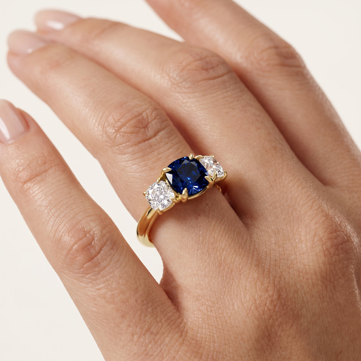 _lifestyle_image@SKU:RG240-NCSC01000004Y #metal_14k-yellow-gold+origin_lab-created