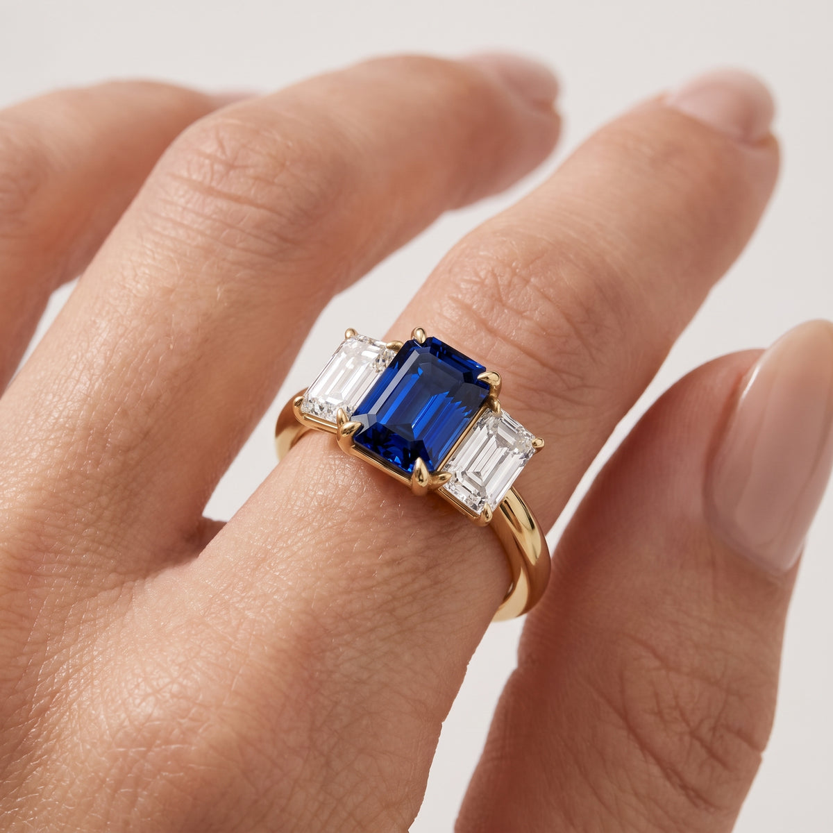 _lifestyle_image@SKU:RG240-NCSE01000004Y #metal_14k-yellow-gold+origin_lab-created