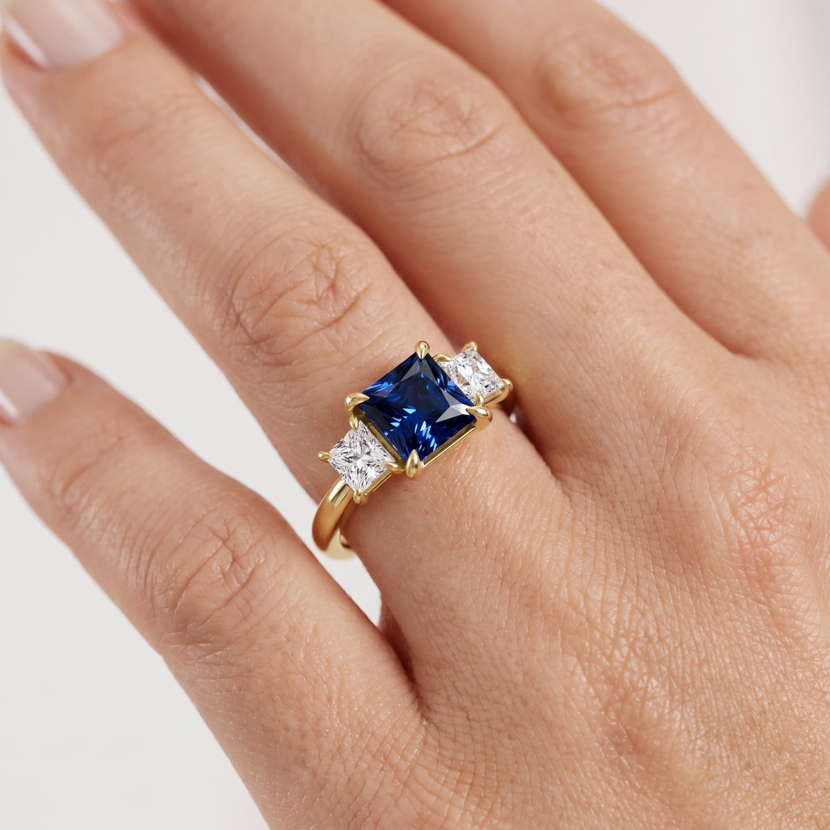 _lifestyle_image@SKU:RG240-NCSP01000004Y #metal_14k-yellow-gold+origin_lab-created