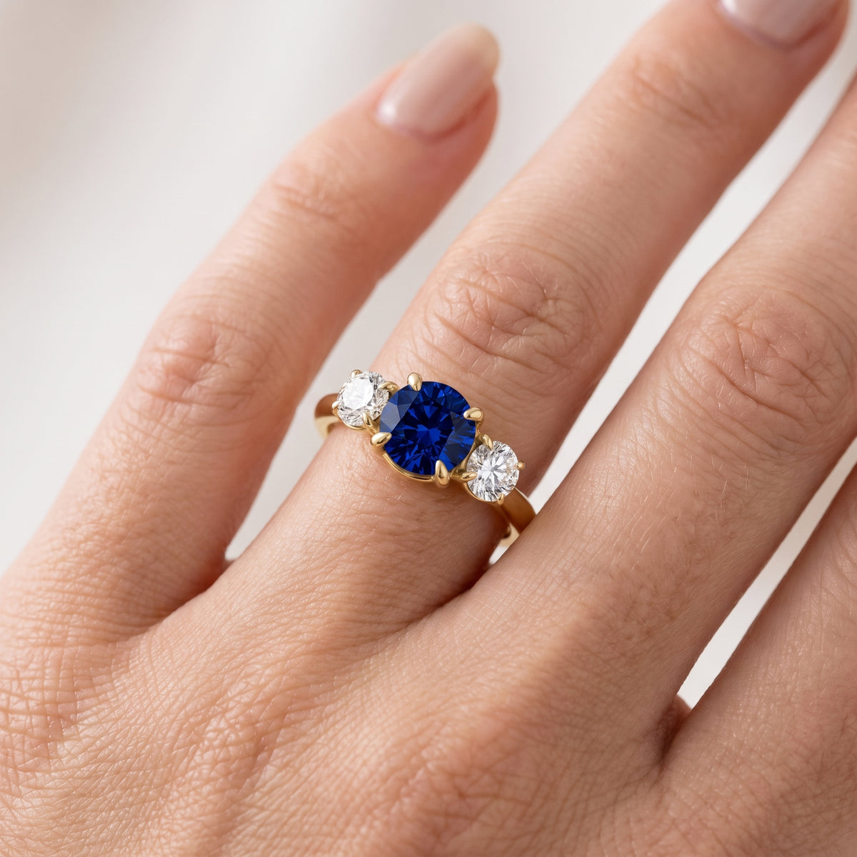_lifestyle_image@SKU:RG240-NCSR01010004Y #metal_14k-yellow-gold+origin_lab-created