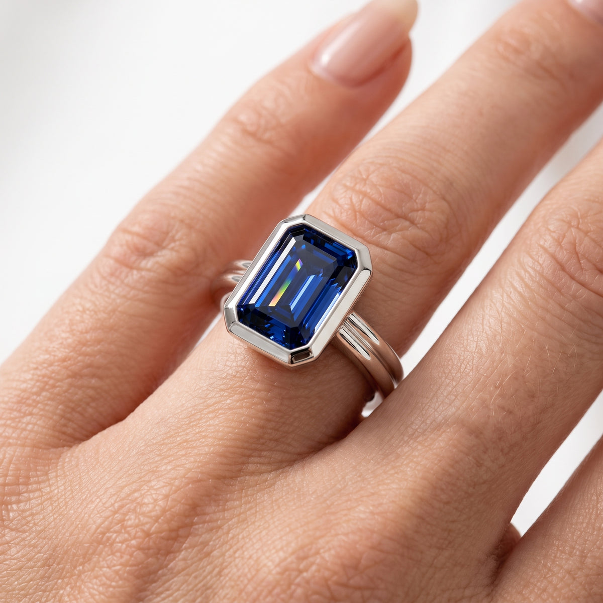 _lifestyle_image@SKU:RG280-LCSE03000004W #metal_10k-white-gold+origin_lab-created