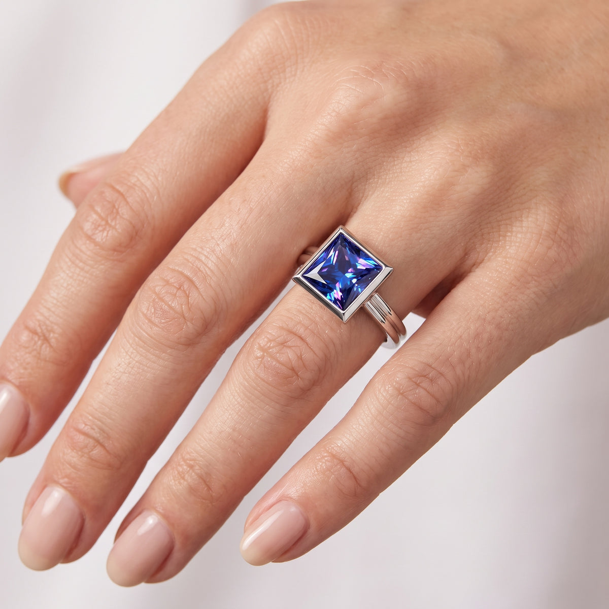 _lifestyle_image@SKU:RG280-LCSP0200000DW #metal_silver+origin_lab-created