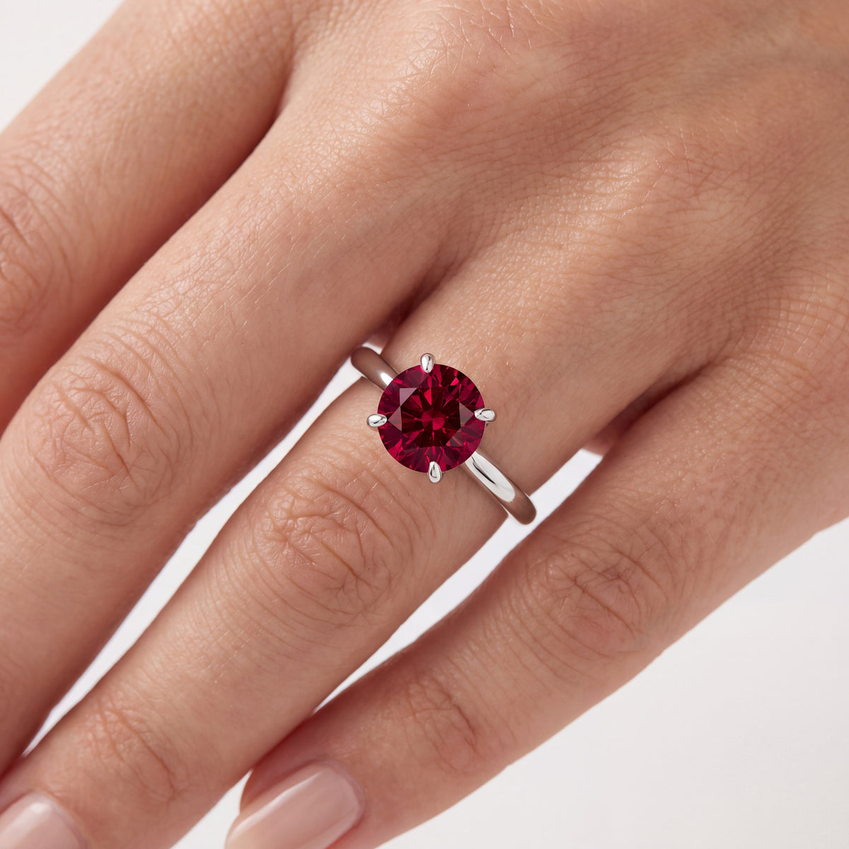 _lifestyle_image@SKU:RG314-LCRR01000004W #metal_10k-white-gold+origin_lab-created