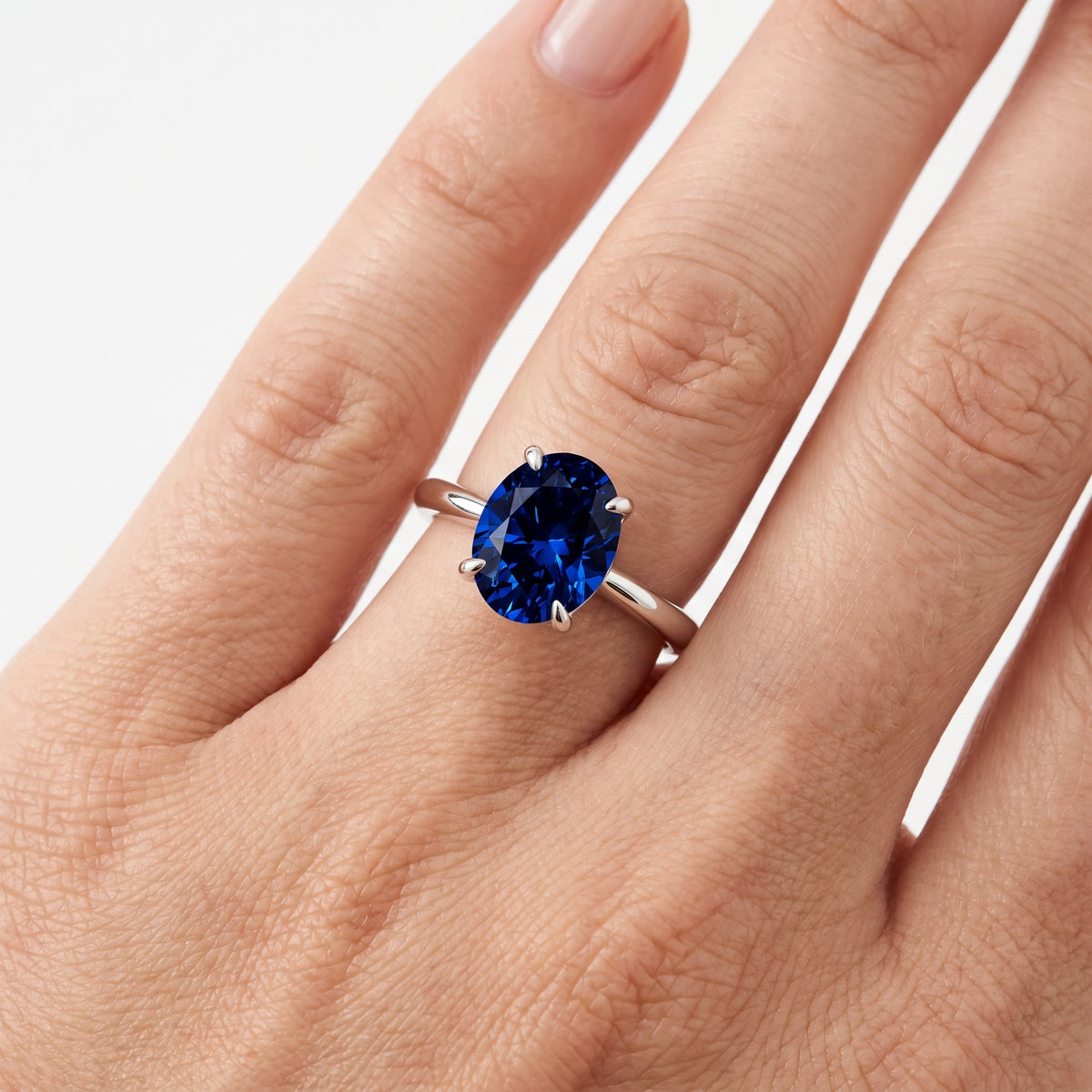 _lifestyle_image@SKU:RG314-LCSO03000004W #metal_10k-white-gold+origin_lab-created