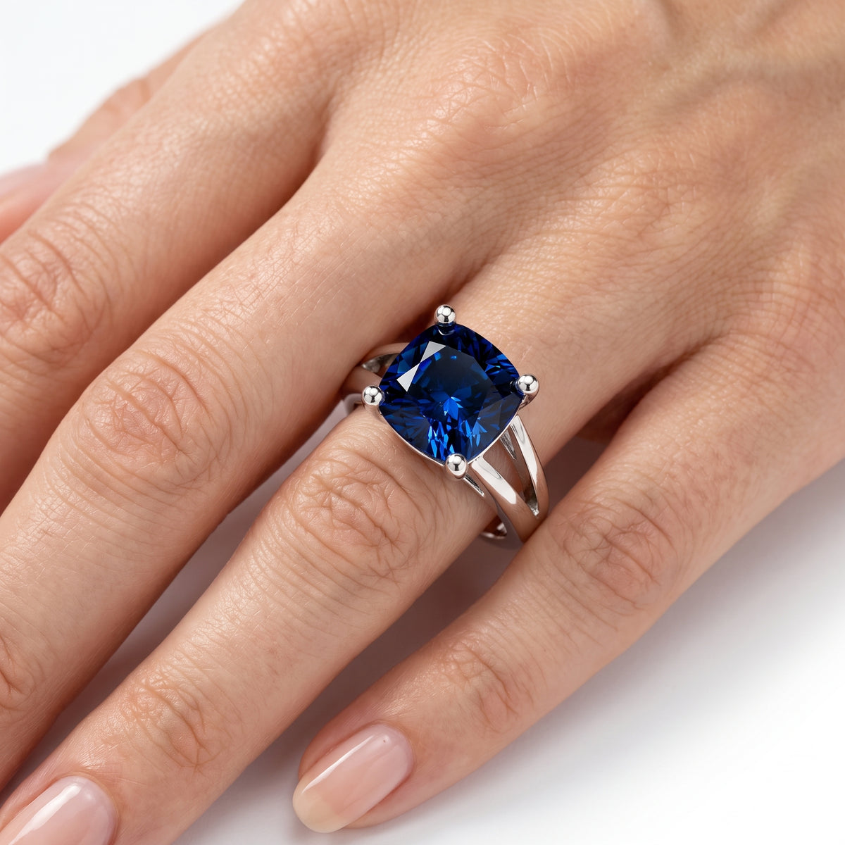 _lifestyle_image@SKU:RG464-NCSC03000004W #metal_14k-white-gold+origin_lab-created
