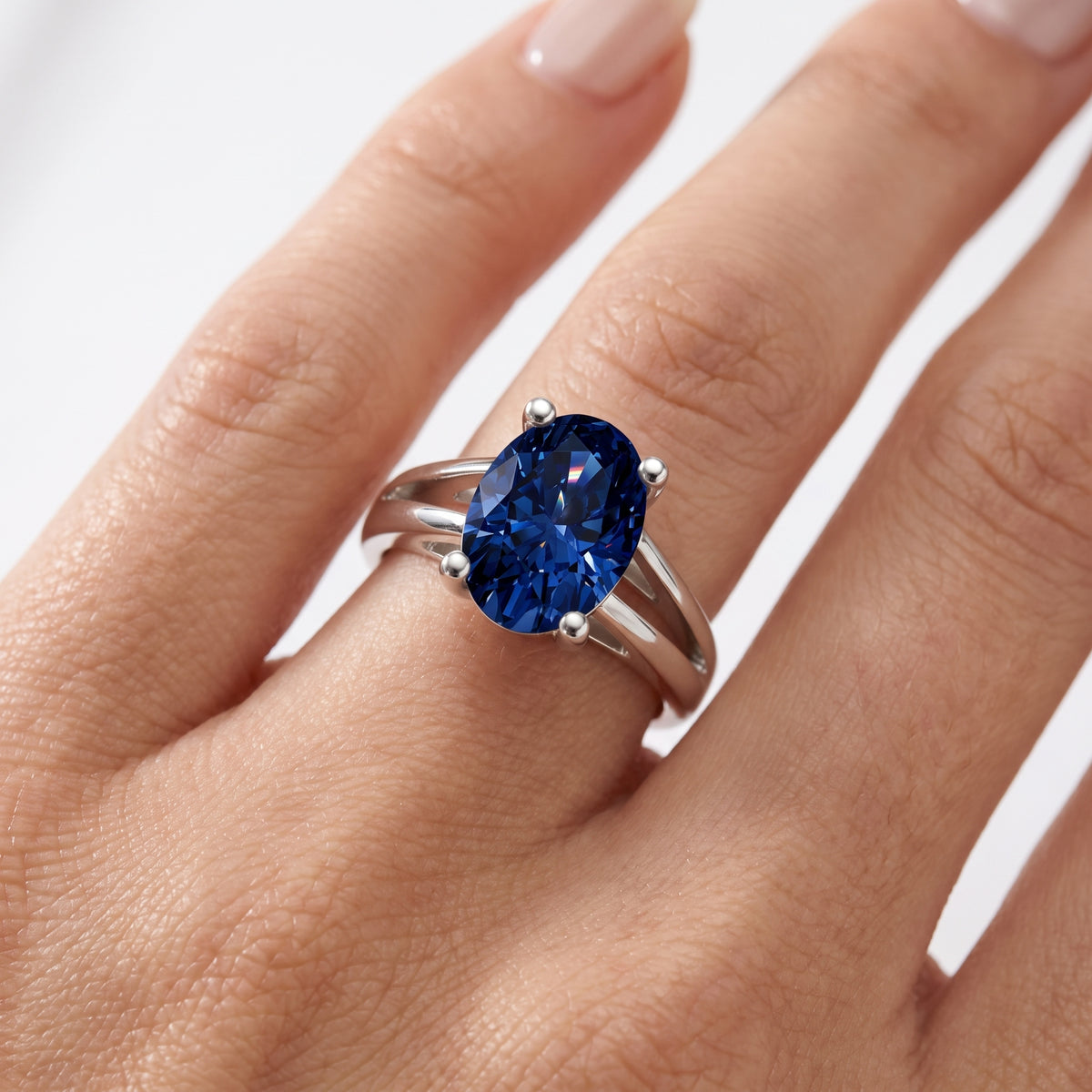 _lifestyle_image@SKU:RG464-NCSO03000004W #metal_14k-white-gold+origin_lab-created