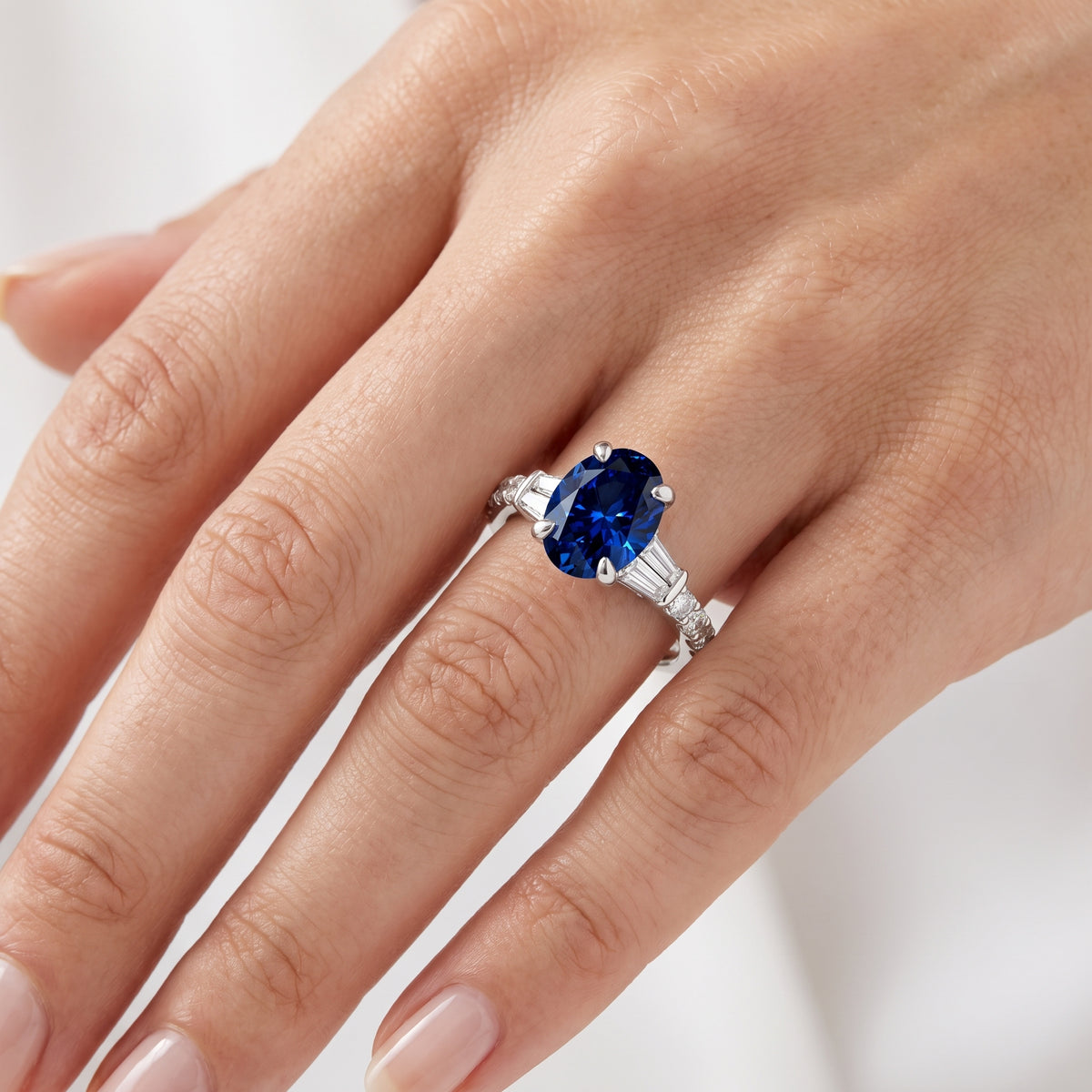 _lifestyle_image@SKU:RG517-NGSO0300000PL #metal_platinum+origin_lab-created