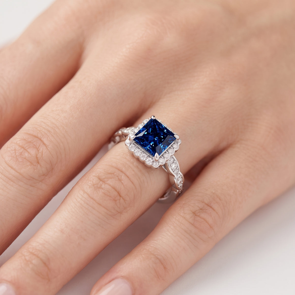 _lifestyle_image@SKU:RG538-LCSP0200000DW #metal_silver+origin_lab-created