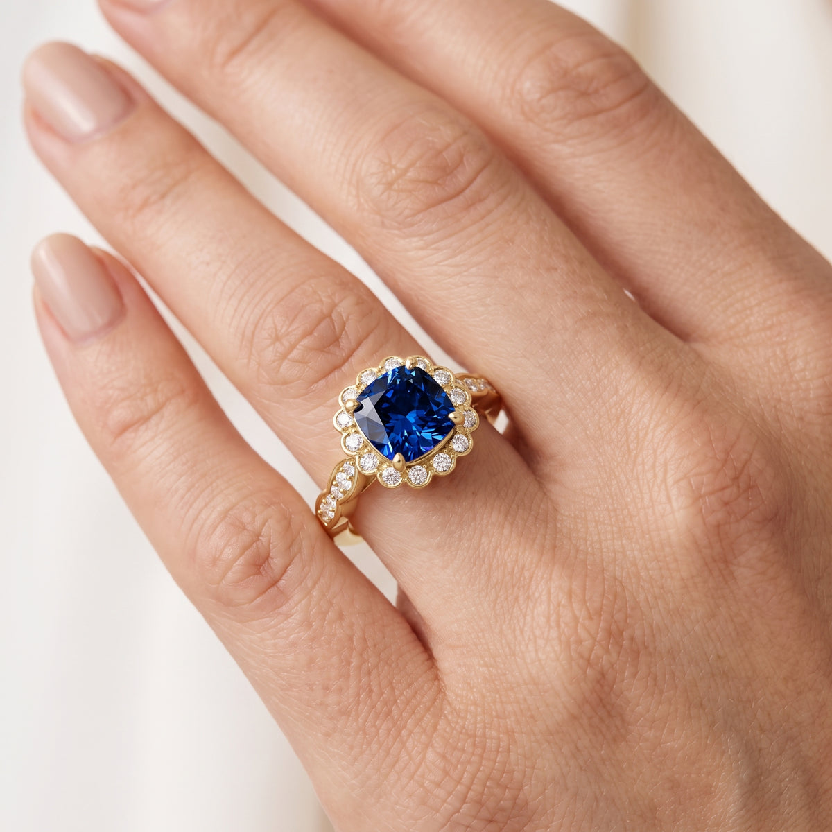 _lifestyle_image@SKU:RG538-NCSC02000004Y #metal_14k-yellow-gold+origin_lab-created
