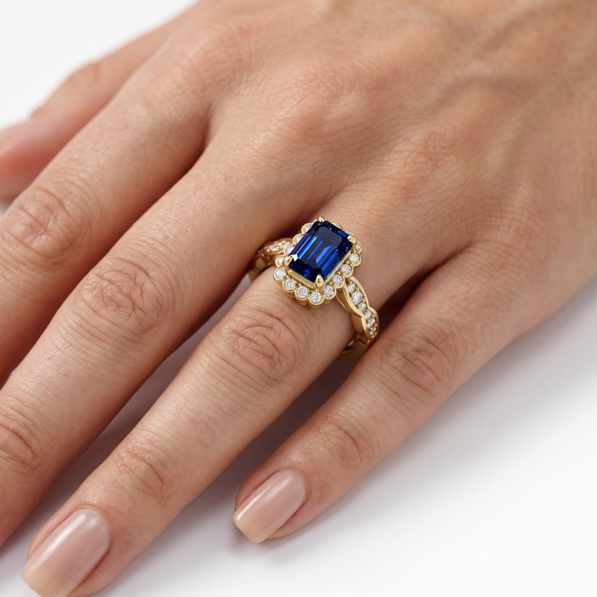 _lifestyle_image@SKU:RG538-NCSE01000004Y #metal_14k-yellow-gold+origin_lab-created