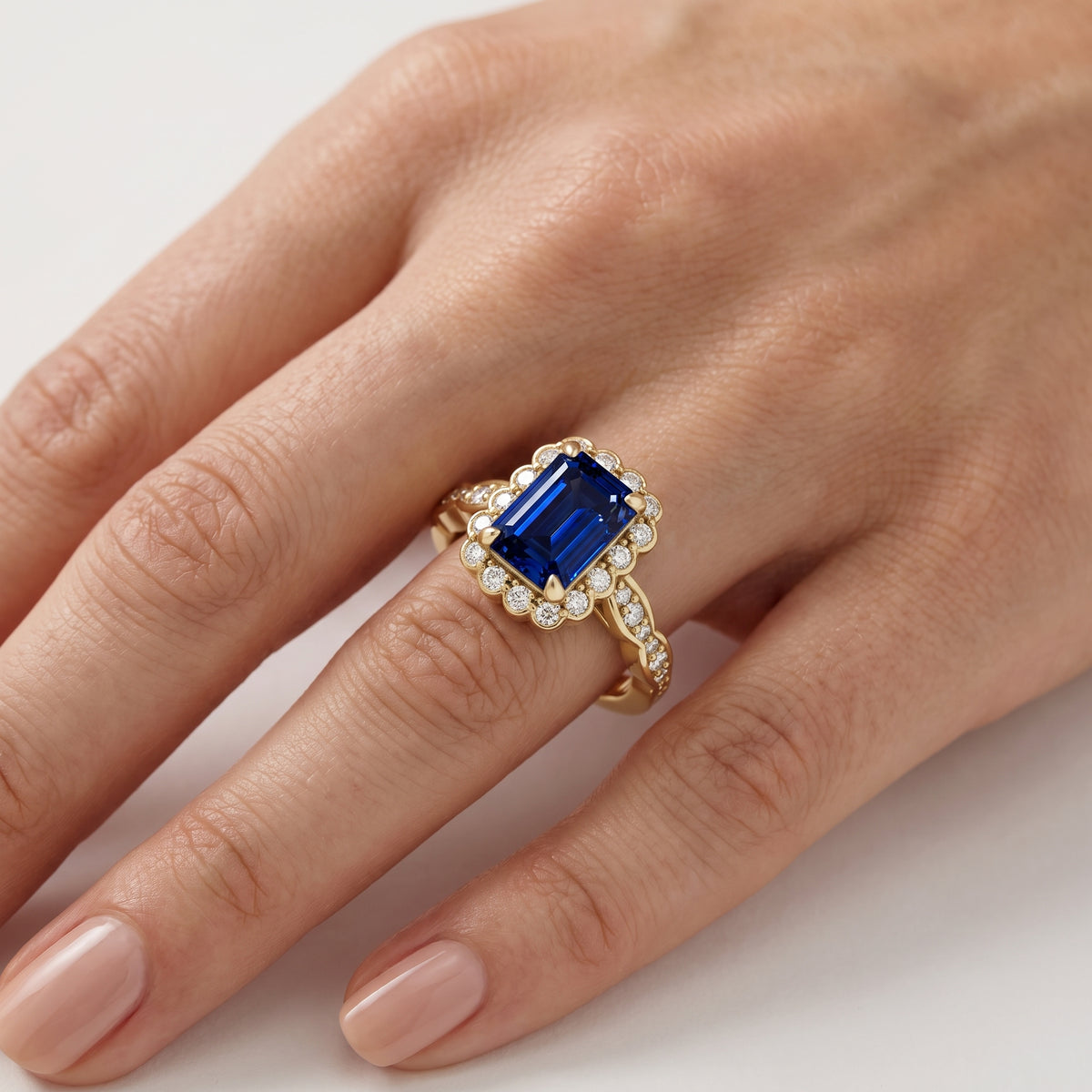 _lifestyle_image@SKU:RG538-NCSE02000004Y #metal_14k-yellow-gold+origin_lab-created