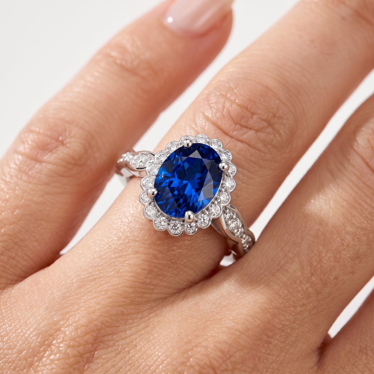 _lifestyle_image@SKU:RG538-NCSO01000004W #metal_14k-white-gold+origin_lab-created