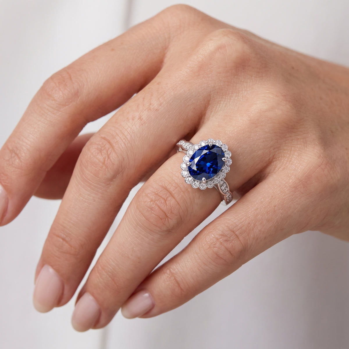 _lifestyle_image@SKU:RG538-NCSO0200000PL #metal_platinum+origin_lab-created