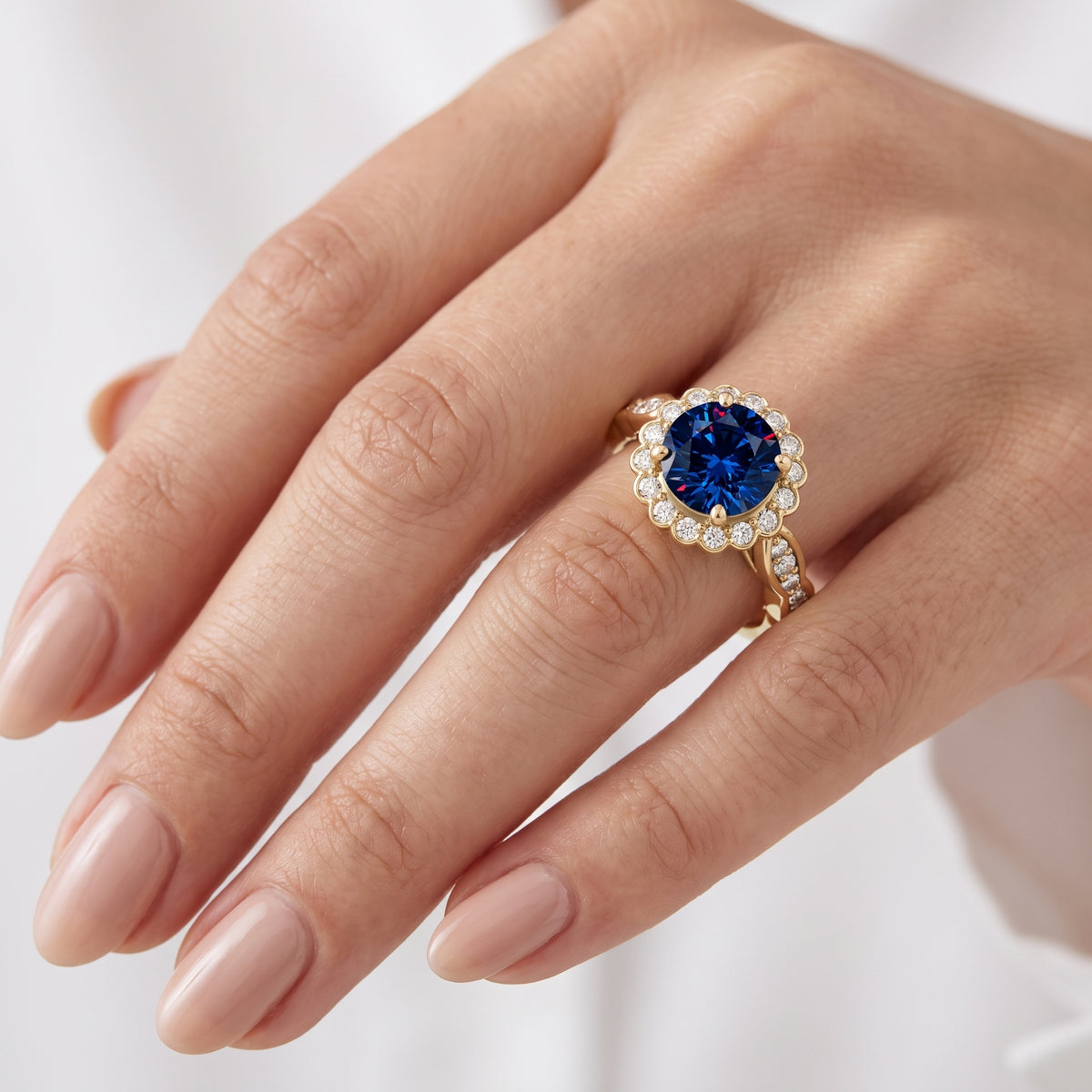 _lifestyle_image@SKU:RG538-NCSR01000004Y #metal_14k-yellow-gold+origin_lab-created