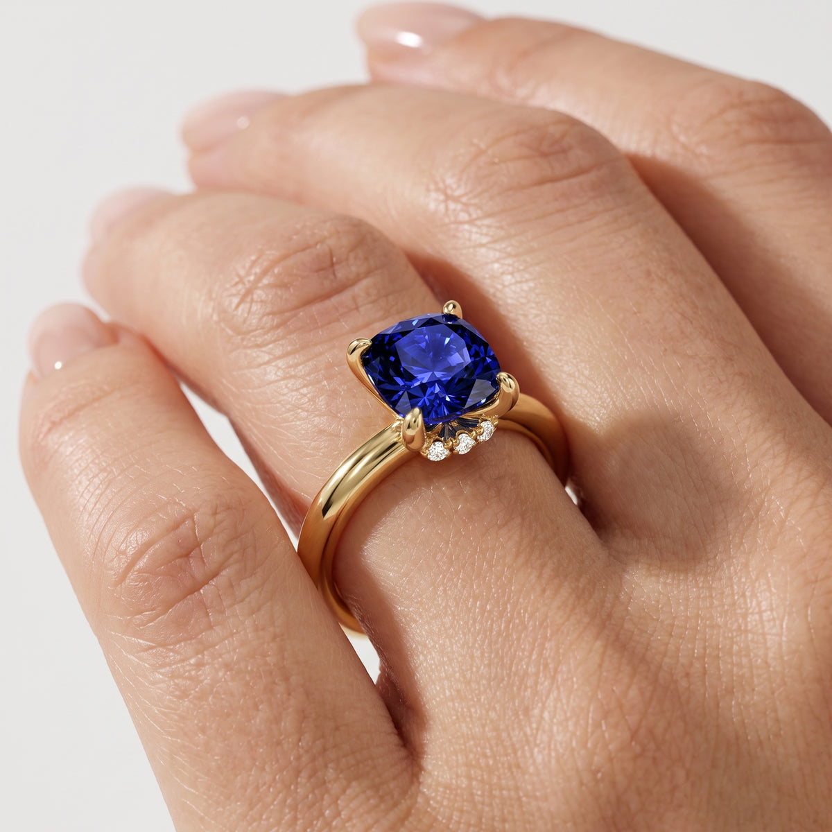 _lifestyle_image@SKU:RG604-NCSC01000004Y #metal_14k-yellow-gold+origin_lab-created