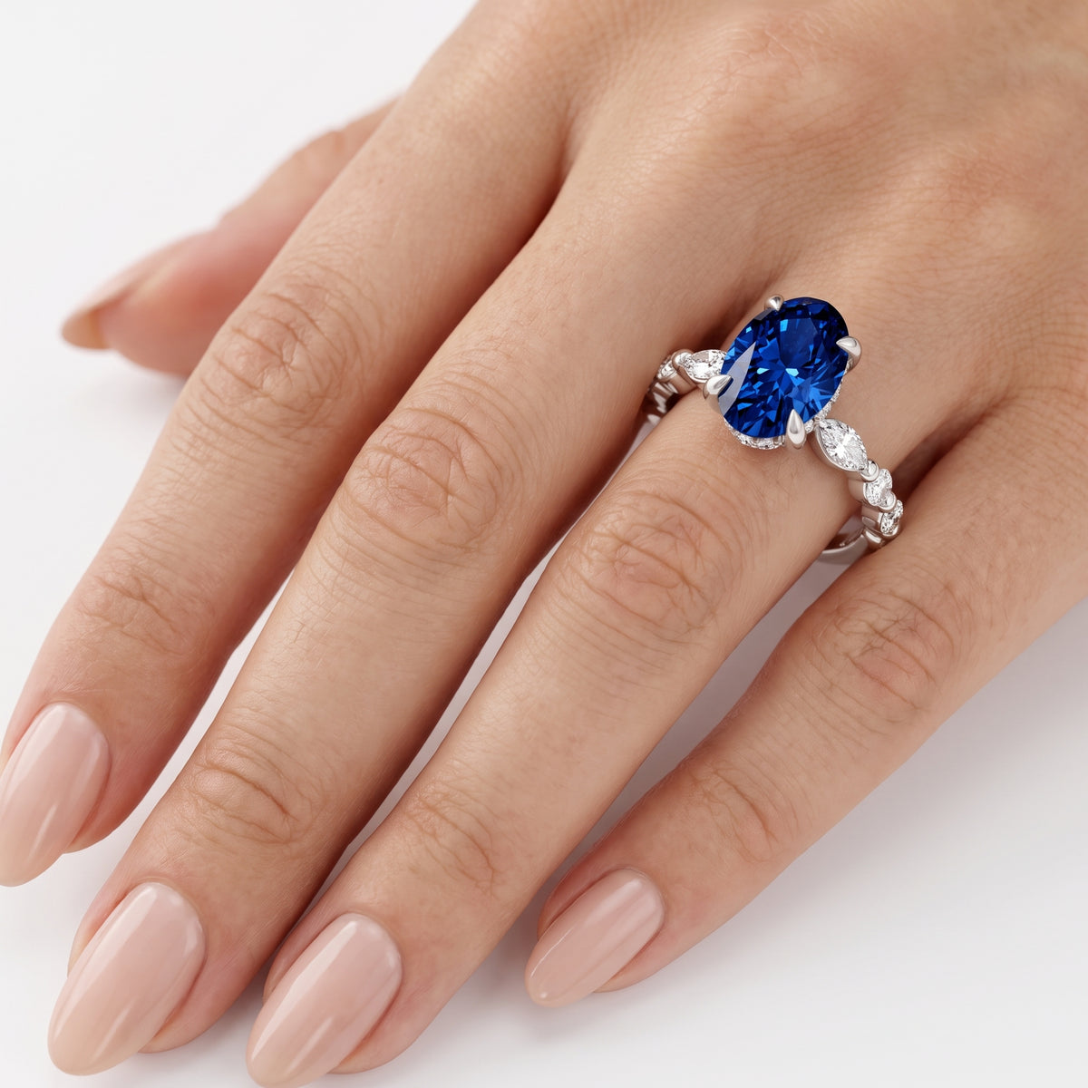 _lifestyle_image@SKU:RG736-NCSO0100000PL #metal_platinum+origin_lab-created