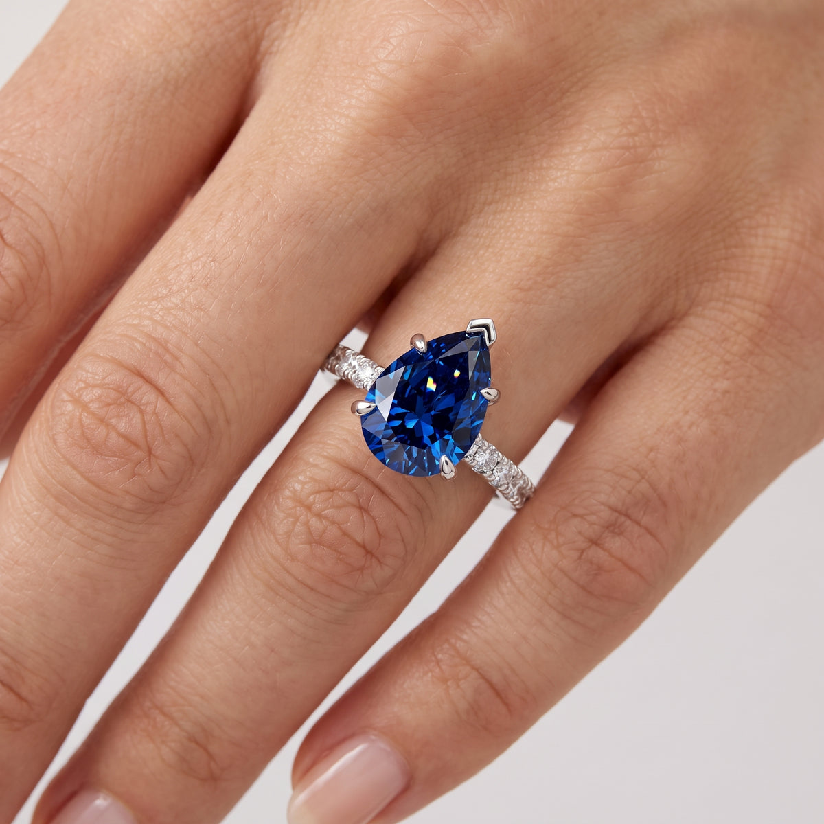 _lifestyle_image@SKU:RG847-LCSD0200000DW #metal_silver+origin_lab-created