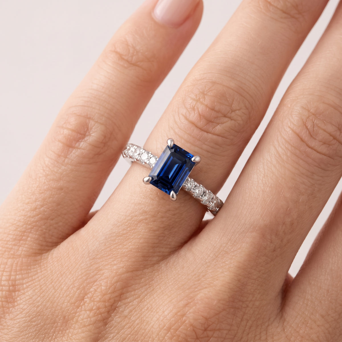 _lifestyle_image@SKU:RG847-LCSE0100000DW #metal_silver+origin_lab-created