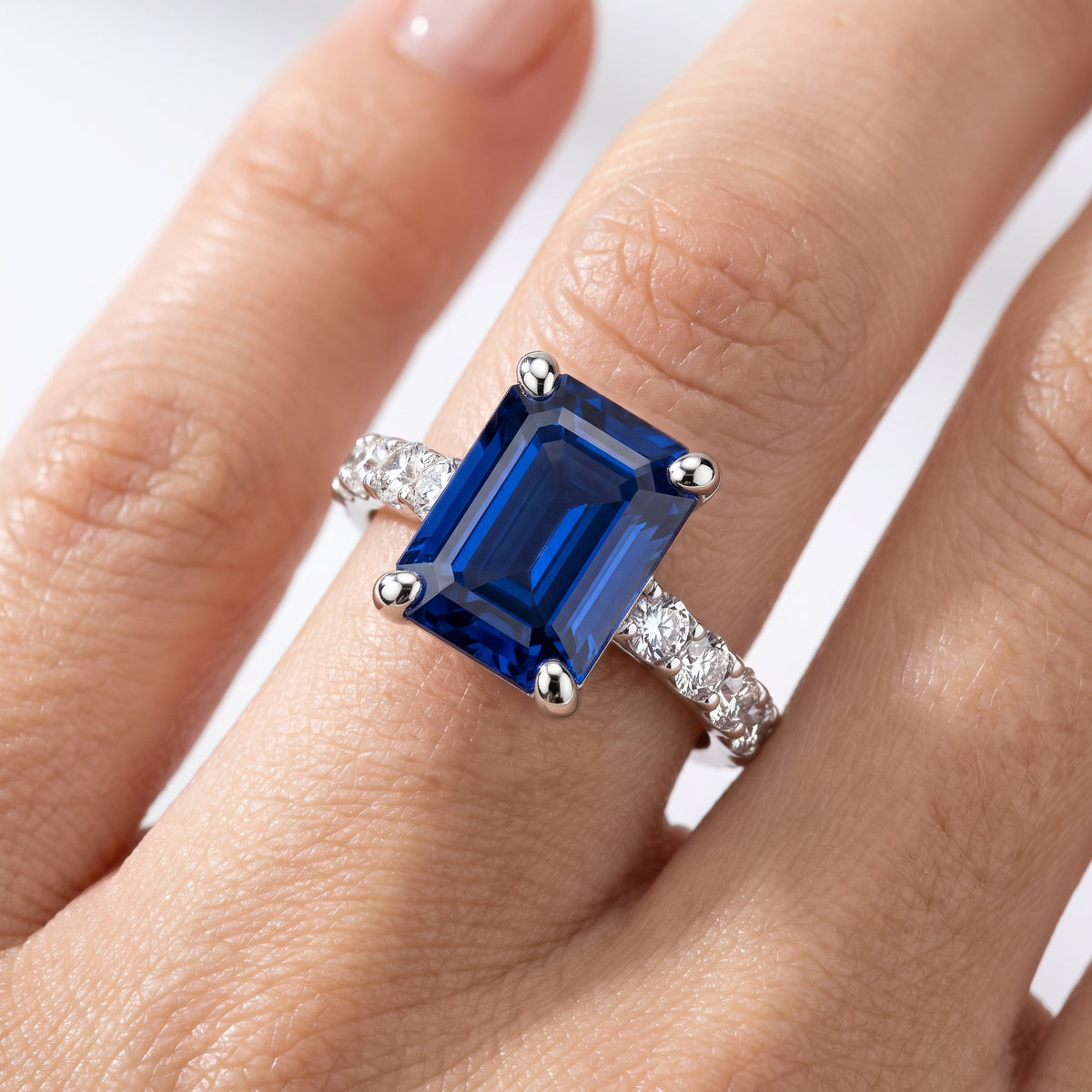 _lifestyle_image@SKU:RG847-LCSE0400000DW #metal_silver+origin_lab-created