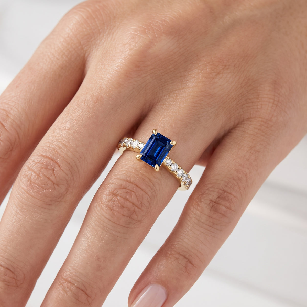 _lifestyle_image@SKU:RG847-NCSE01000004Y #metal_14k-yellow-gold+origin_lab-created