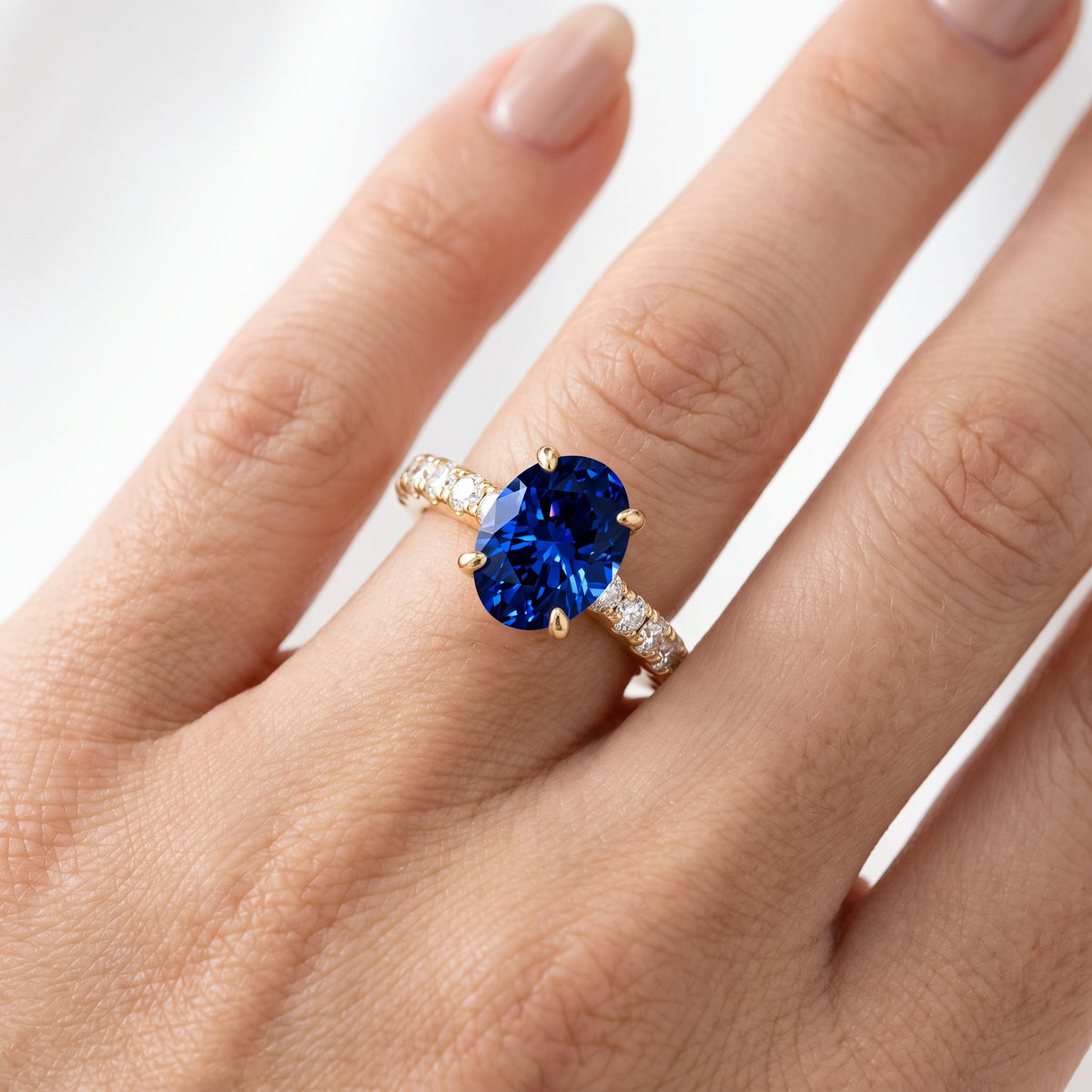 _lifestyle_image@SKU:RG847-NCSO02000004Y #metal_14k-yellow-gold+origin_lab-created