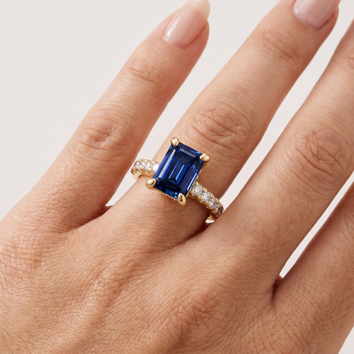 _lifestyle_image@SKU:RG930-NCSE03000004Y #metal_14k-yellow-gold+origin_lab-created
