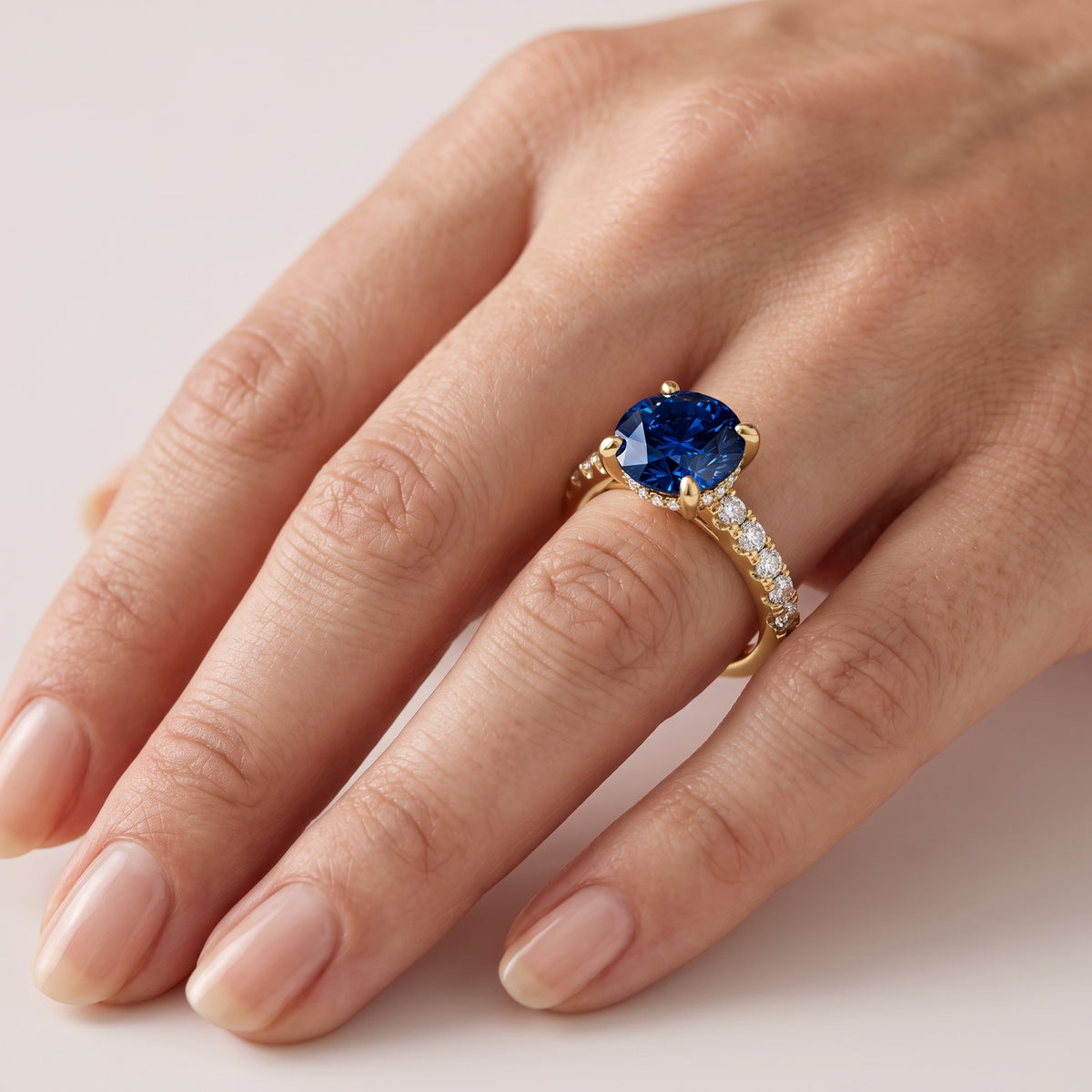_lifestyle_image@SKU:RG930-NCSR03000004Y #metal_14k-yellow-gold+origin_lab-created